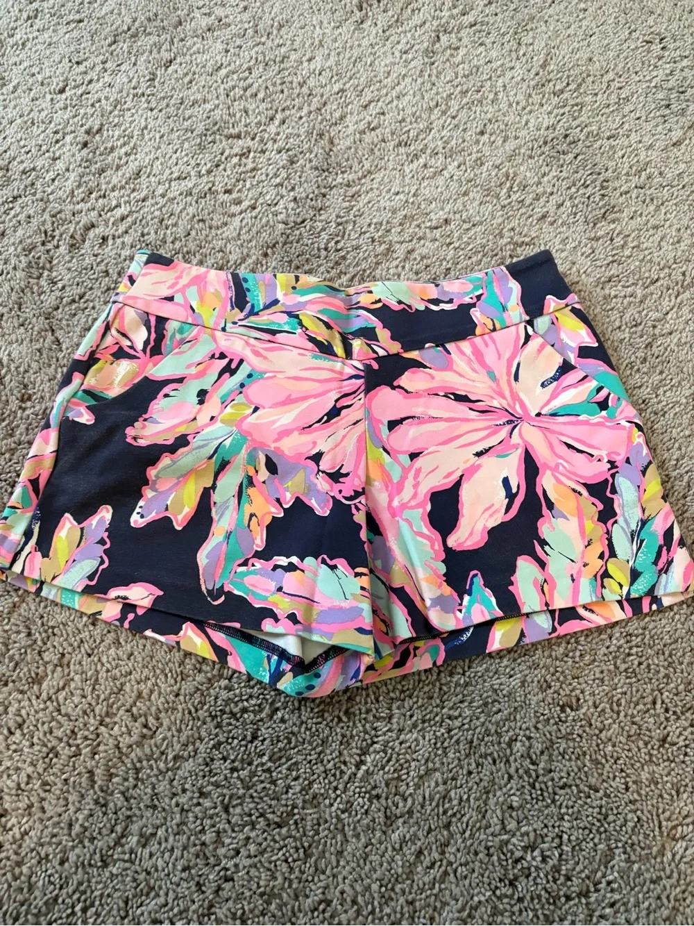 Women’s size 4 Lilly Pulitzer Shorts Bundle - Picture 2 of 4